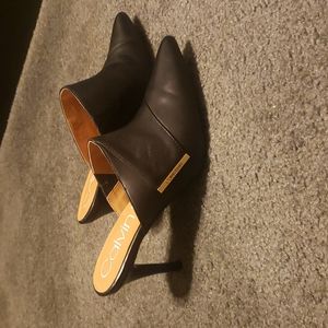 Calvin Klein black leather Grecia mule